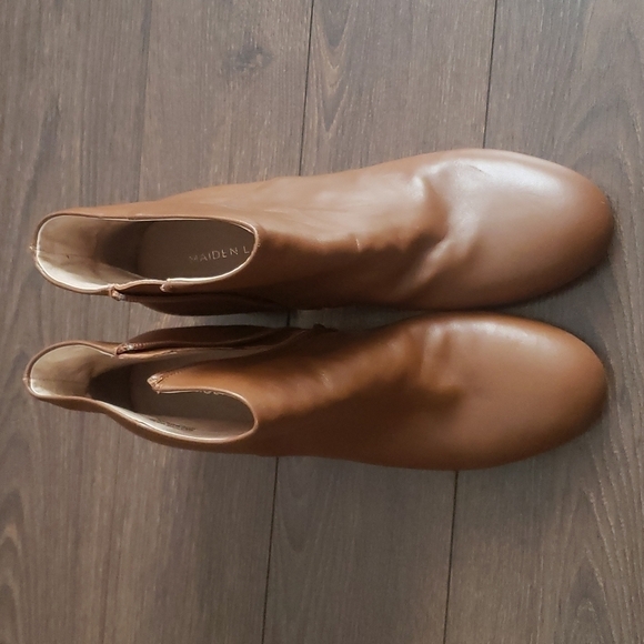 Maiden Lane Classic Block Heel Bootie - Picture 6 of 12